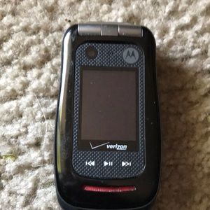 Flip cellphone if you looking for some one need it